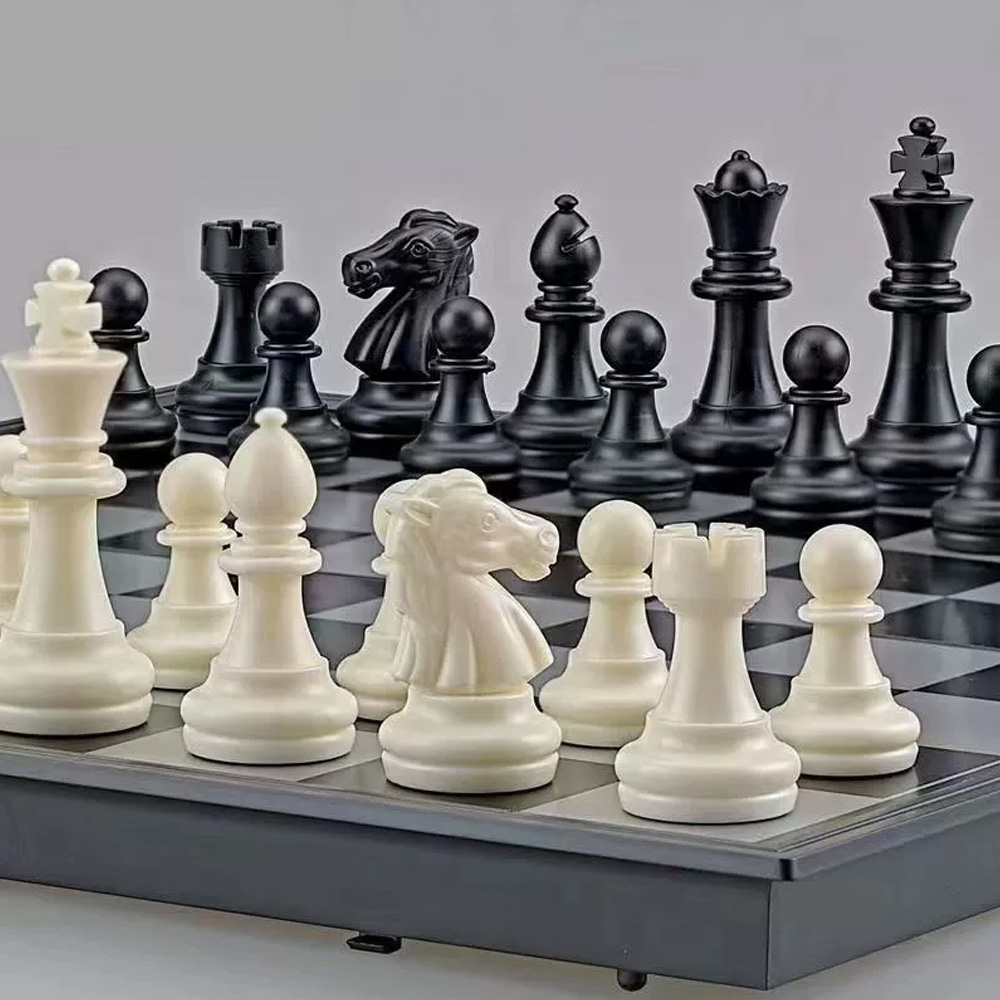 3-in-1 Magnetic Chess Set Boar - огляд і ціна Board Game Quacks