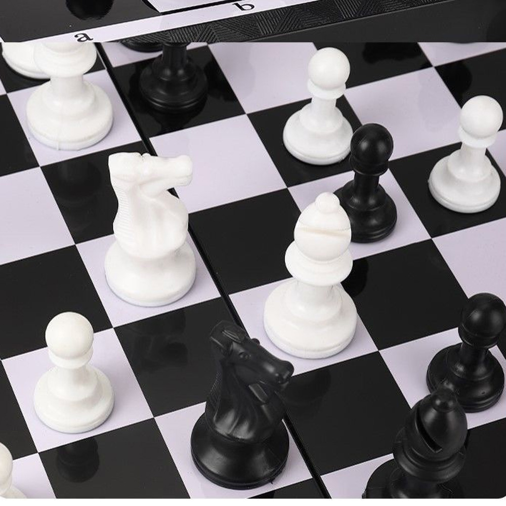 3-in-1 Magnetic Chess Set Boar - огляд і ціна Board Game Quacks